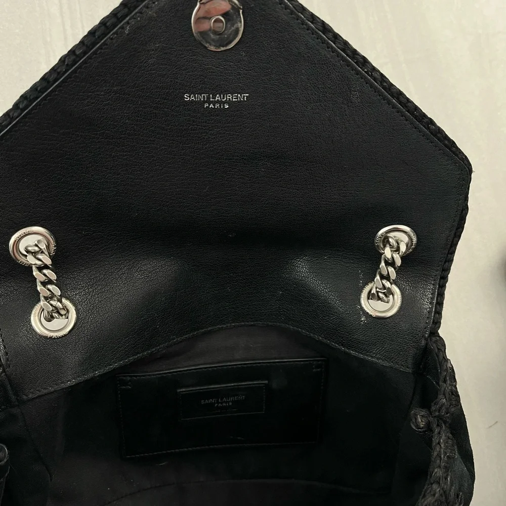 Yves Saint Laurent Black Quilted Shoulder Bag - Picture 9 of 11